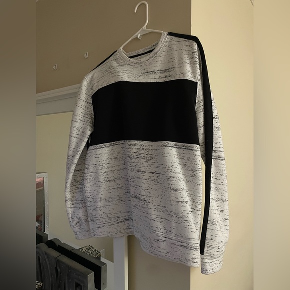 Men’s sweater - Picture 2 of 2